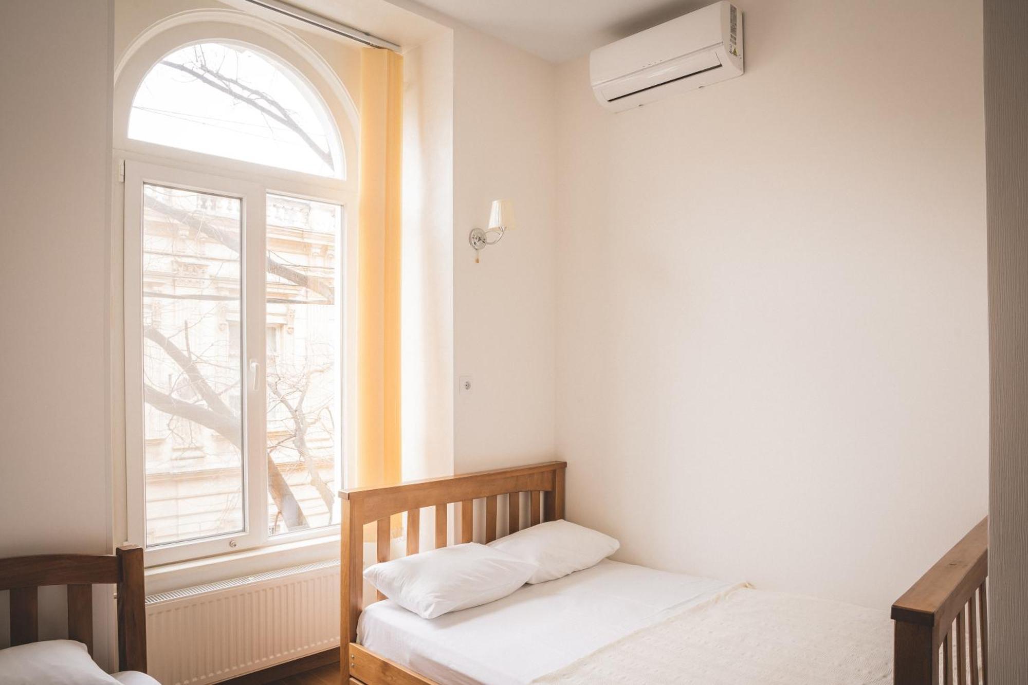 Hh Hotel Тбилиси Экстерьер фото
